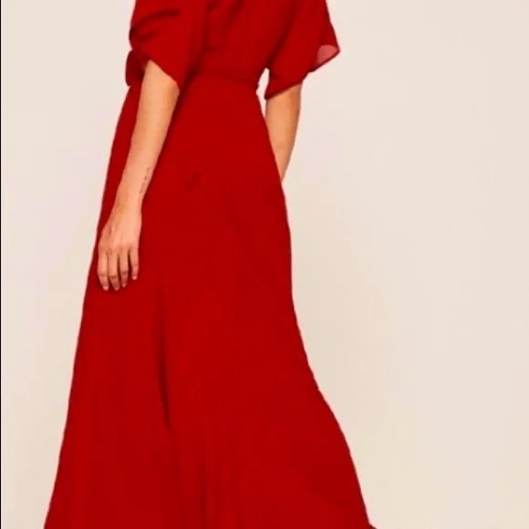Reformation Winslow Gown in red - Picture 4 of 9